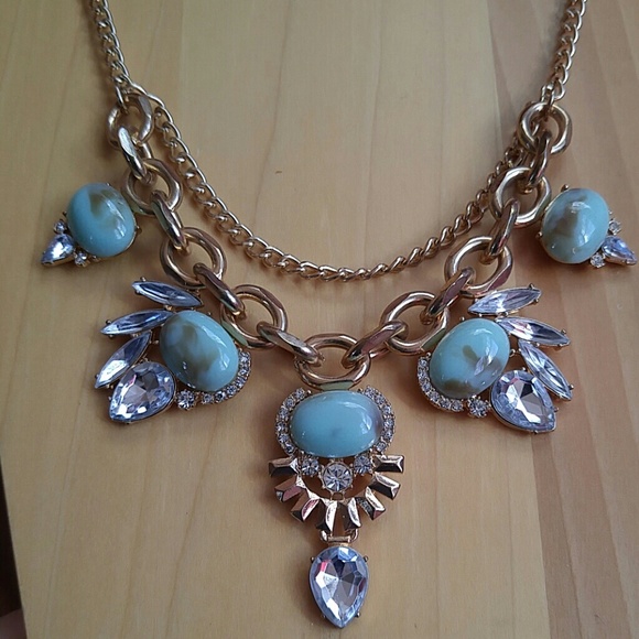 Costume Necklace - Picture 7 of 7